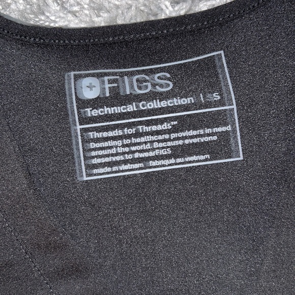 FIGS Black Two Pocket Scrub Top Size Small - Picture 2 of 5